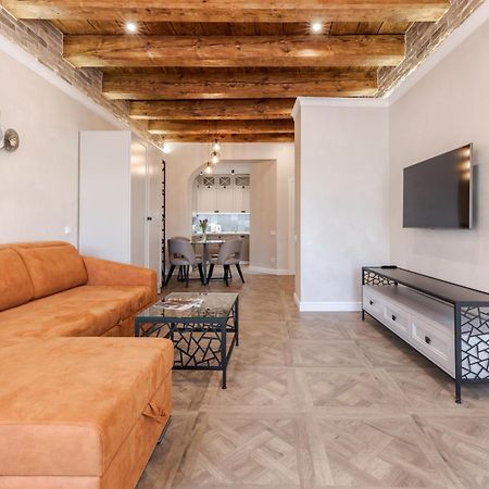 View On Rynok Square Apartments إلفيف المظهر الخارجي الصورة