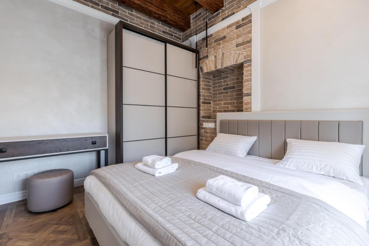 View On Rynok Square Apartments إلفيف المظهر الخارجي الصورة
