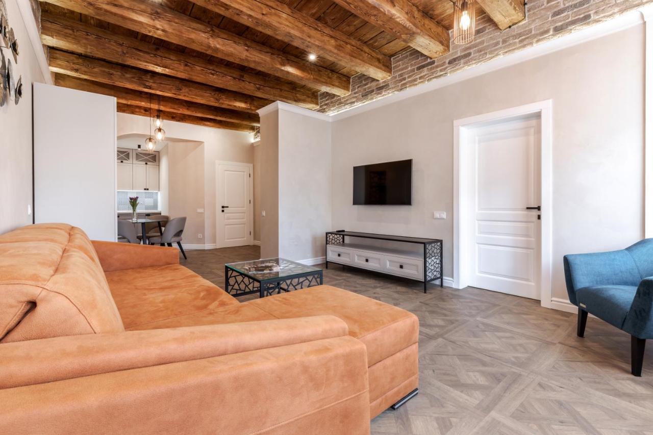 View On Rynok Square Apartments إلفيف المظهر الخارجي الصورة