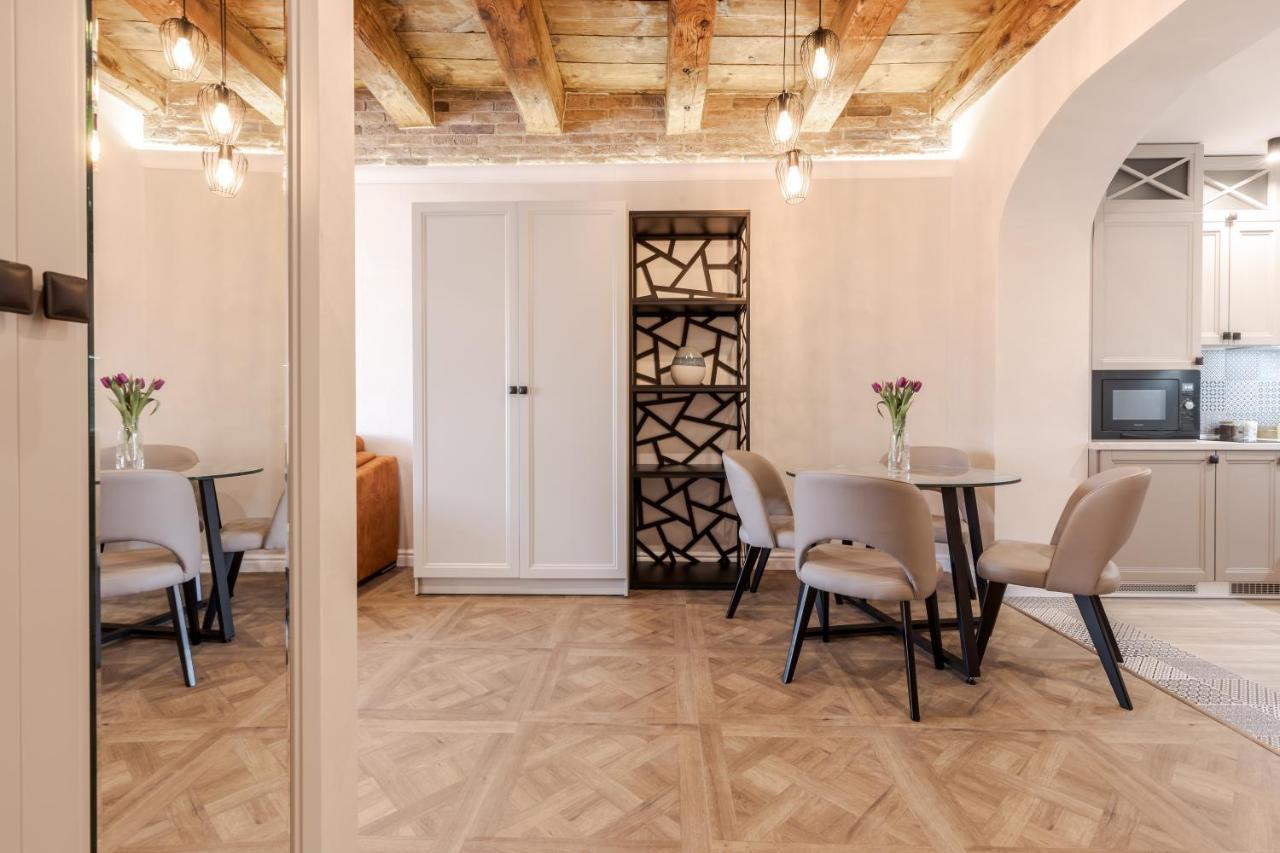 View On Rynok Square Apartments إلفيف المظهر الخارجي الصورة