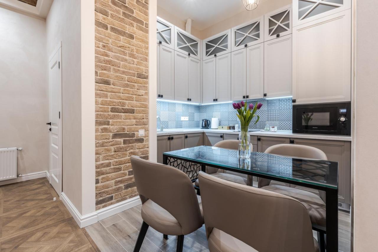 View On Rynok Square Apartments إلفيف المظهر الخارجي الصورة